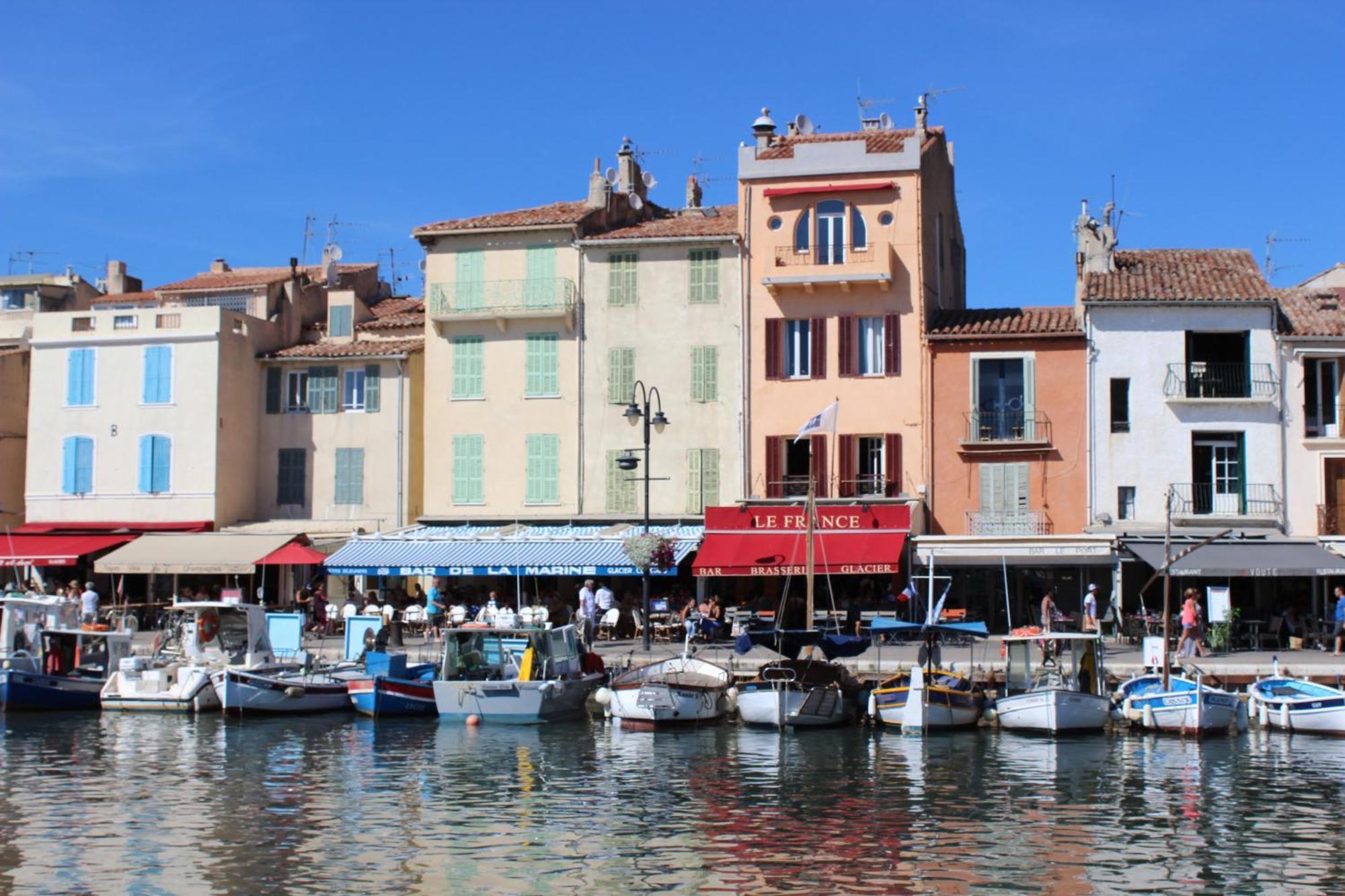 PROVENCE VAUCLUSE VELLERON Superbe maison avec piscine tout confort Bagian luar foto